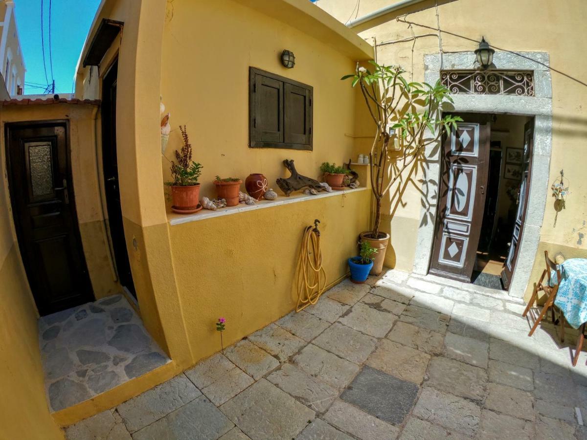 Moschos Mansion Villa Sými Buitenkant foto