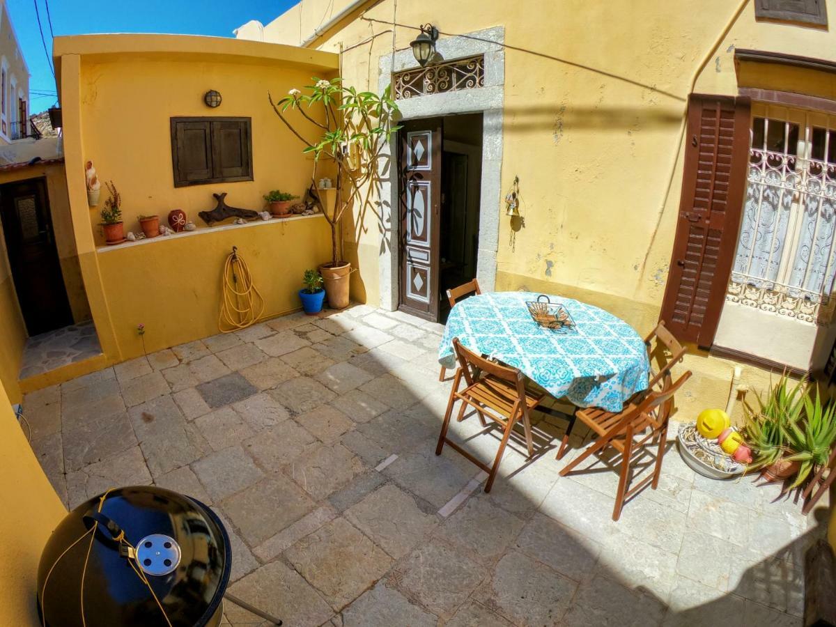 Moschos Mansion Villa Sými Buitenkant foto