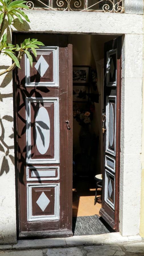Moschos Mansion Villa Sými Buitenkant foto