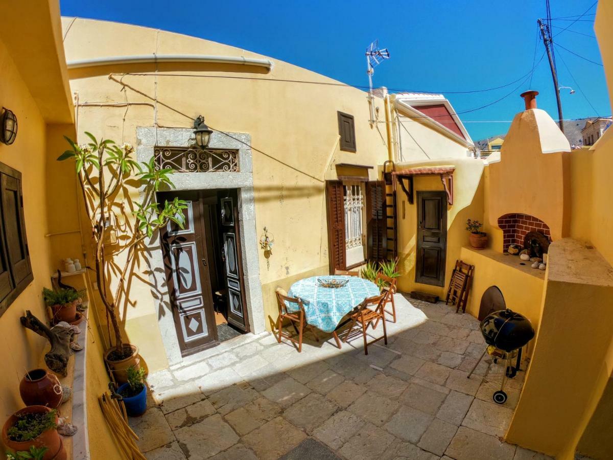 Moschos Mansion Villa Sými Buitenkant foto